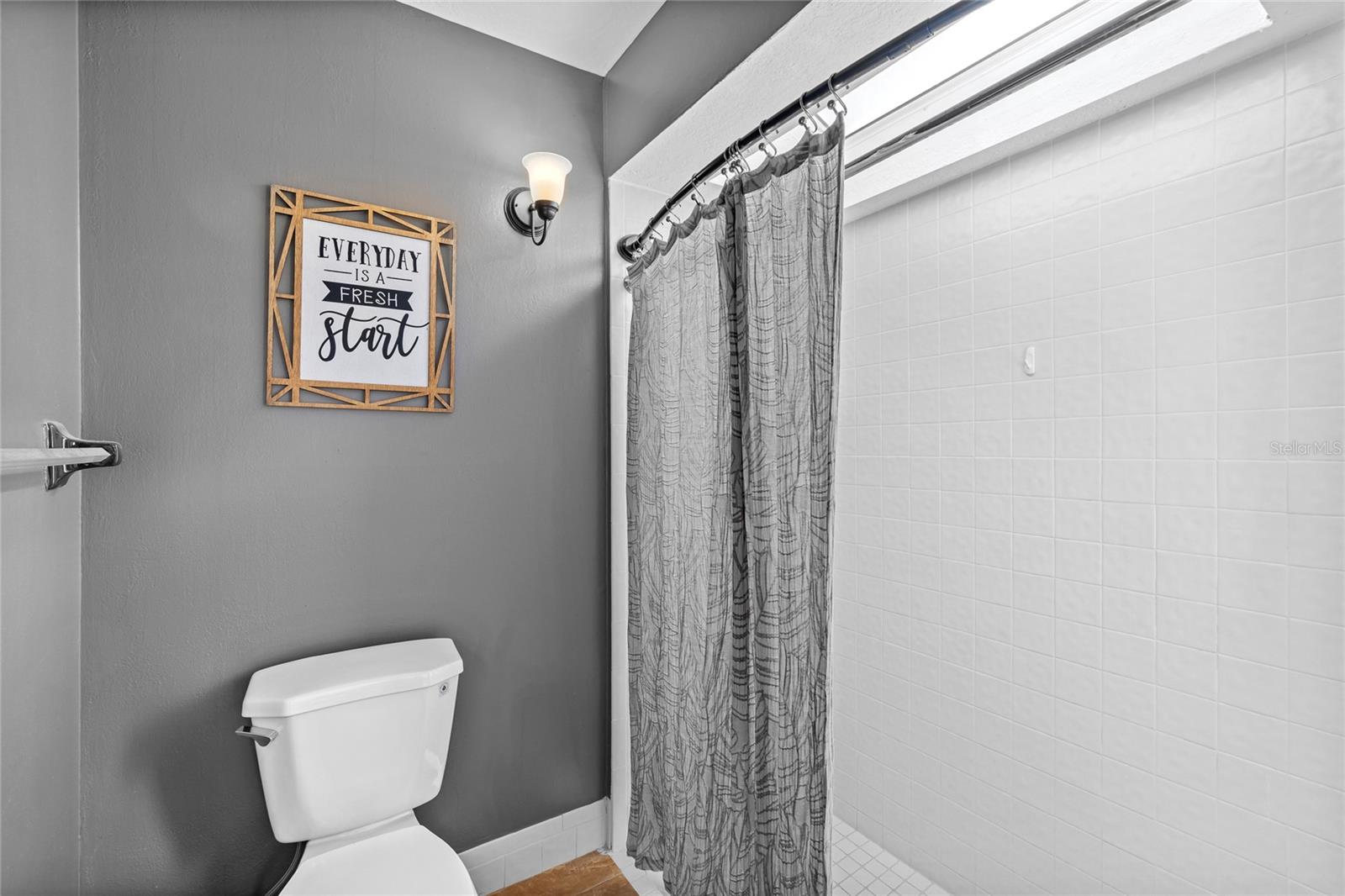 Image 18 of 48 For 413 Willowbrook Lane