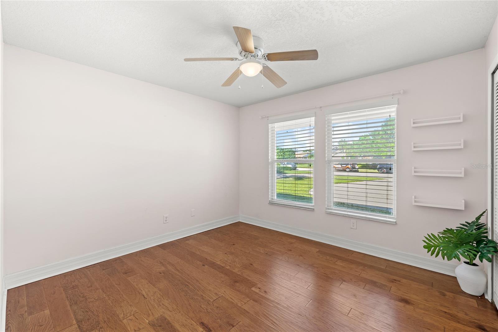 Image 19 of 48 For 413 Willowbrook Lane