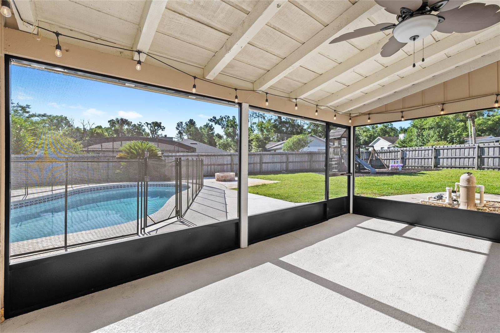 Image 31 of 48 For 413 Willowbrook Lane