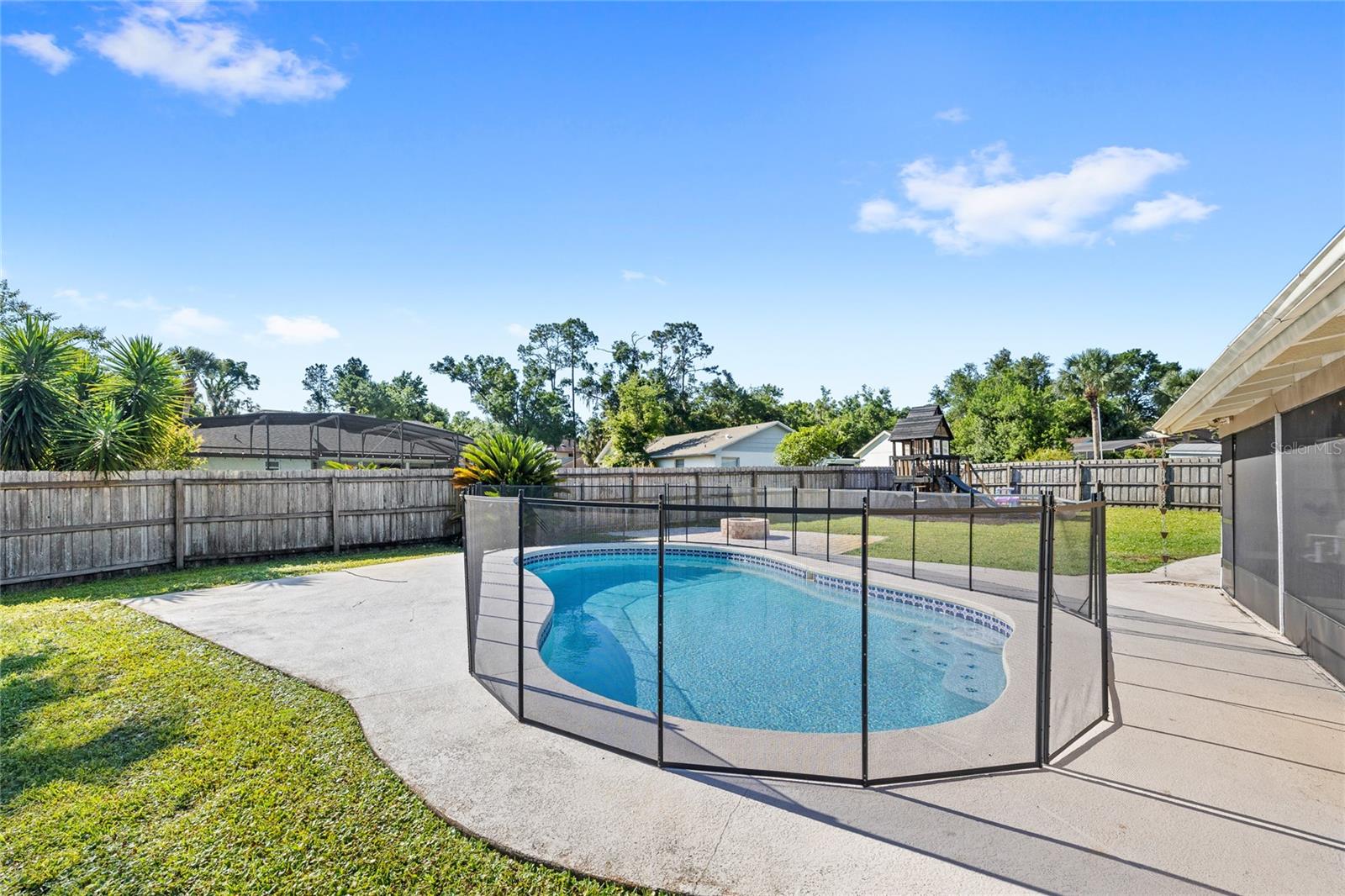 Image 34 of 48 For 413 Willowbrook Lane