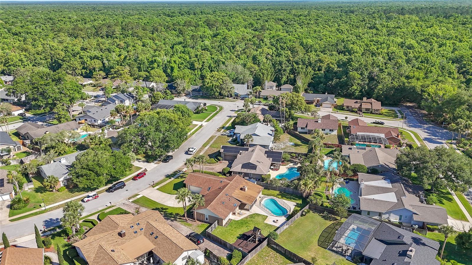 Image 40 of 48 For 413 Willowbrook Lane