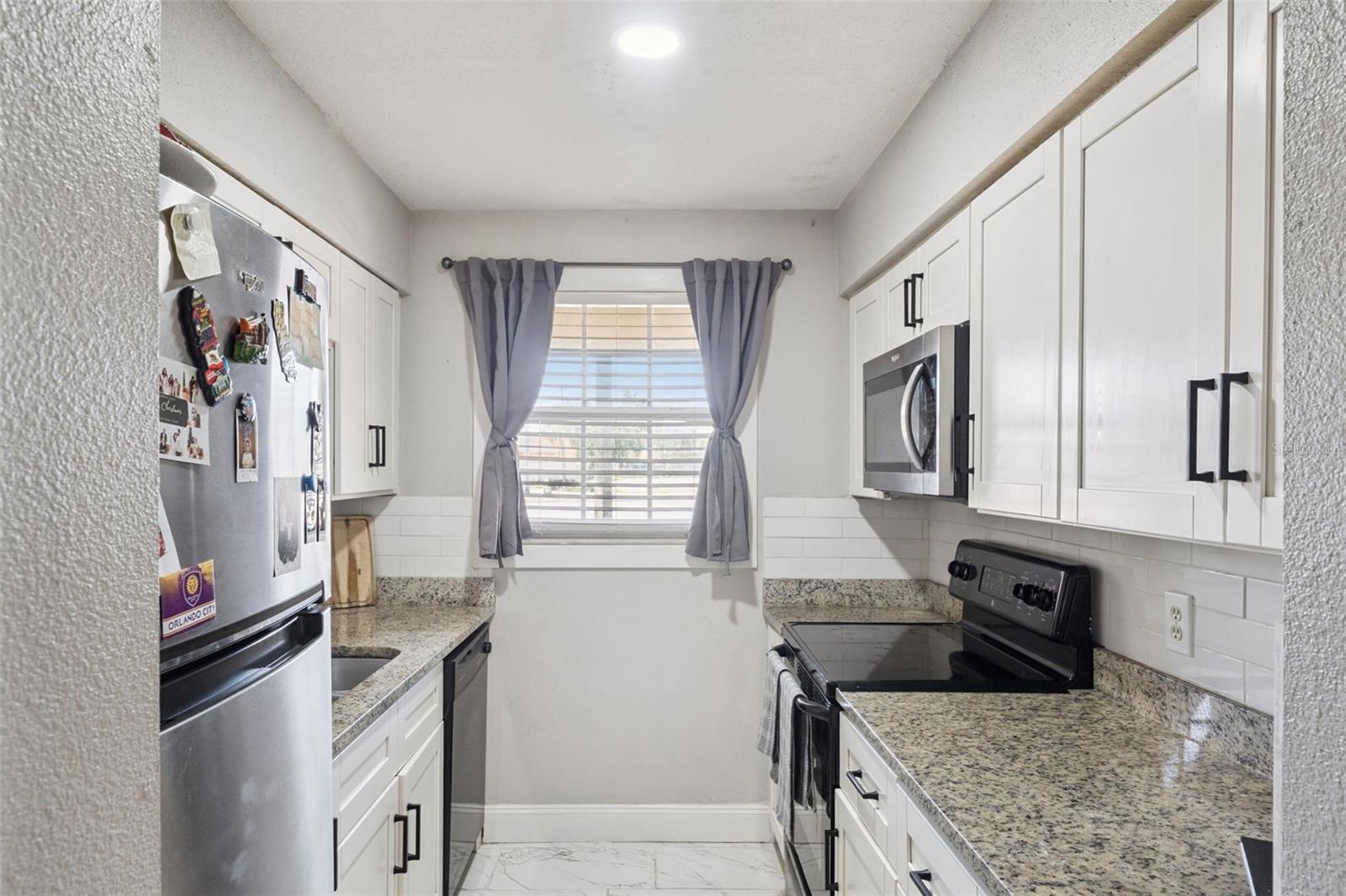 Image 10 of 32 For 4772 Tangerine Avenue 4772