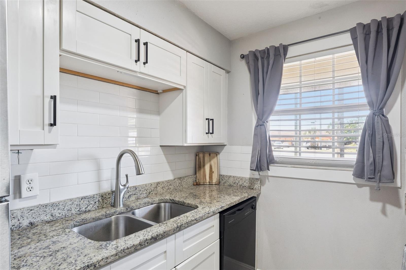 Image 9 of 32 For 4772 Tangerine Avenue 4772
