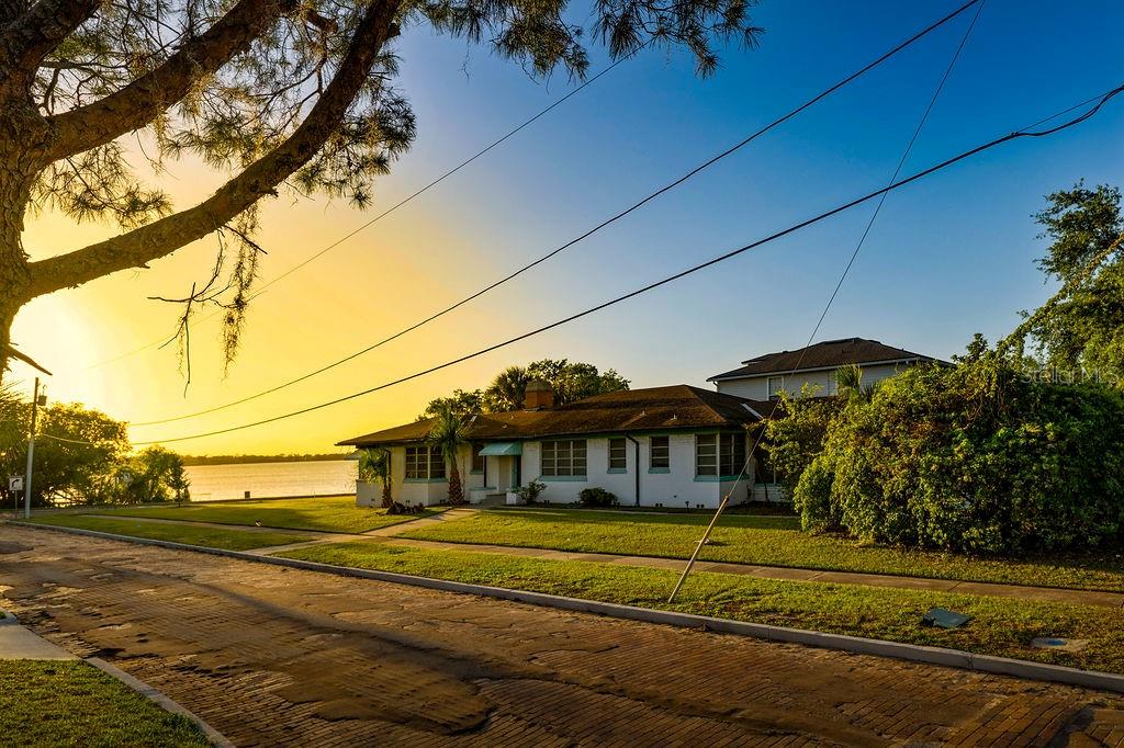 Image 23 of 48 For 1298 Beachview Avenue