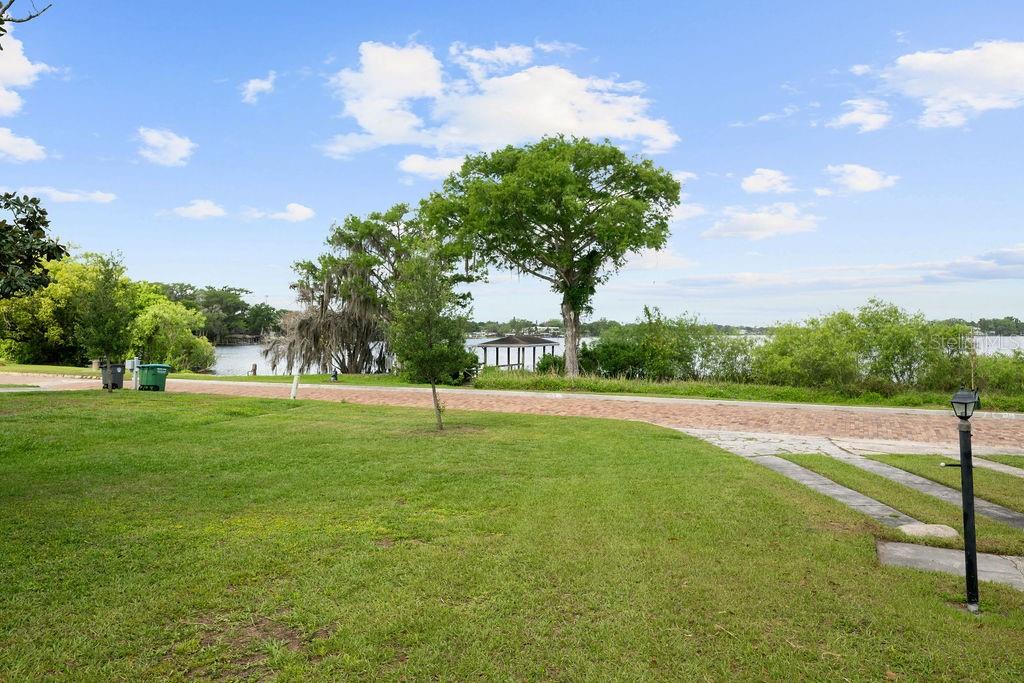 Image 32 of 48 For 1298 Beachview Avenue