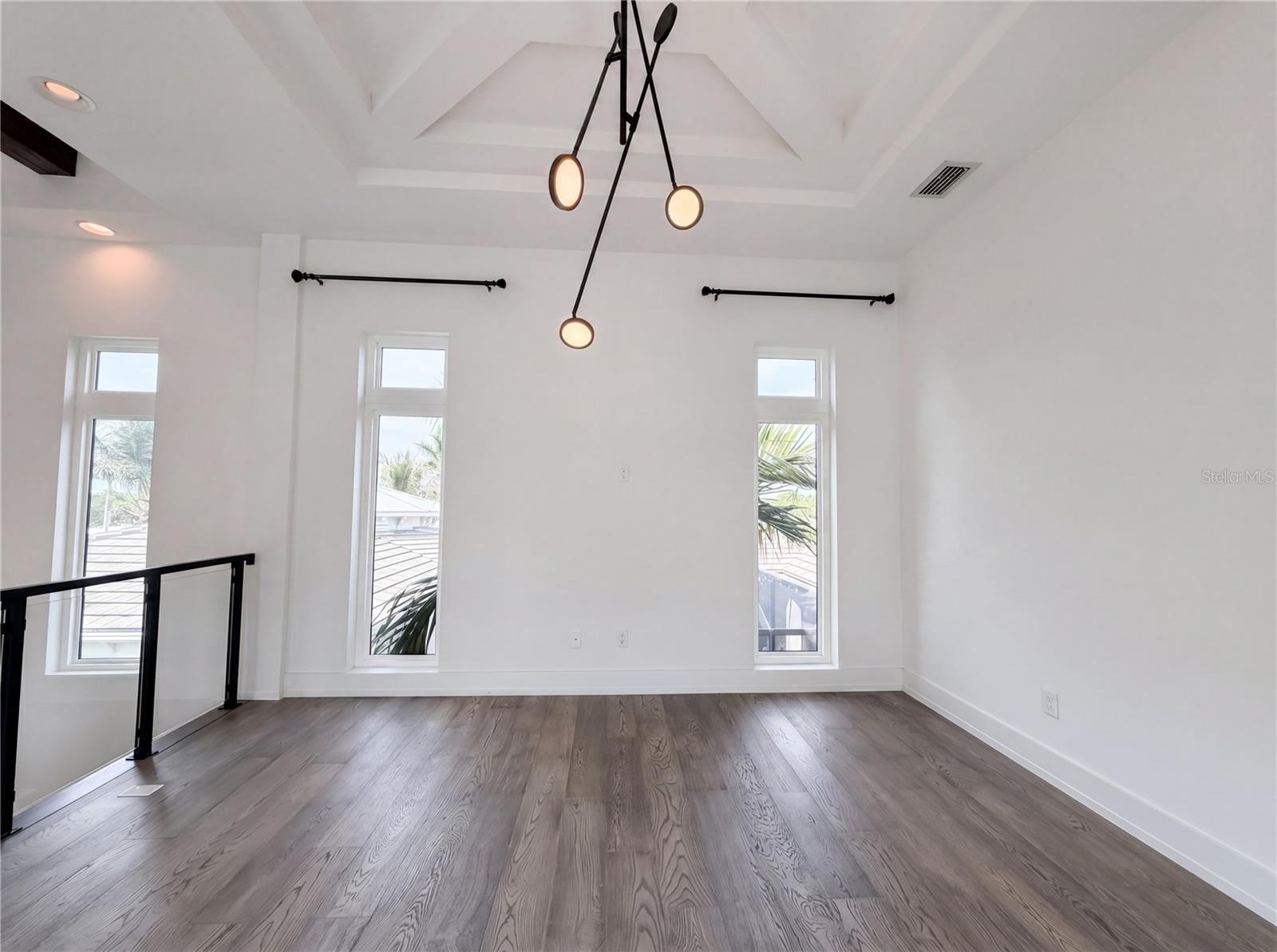 Image 15 of 42 For 5911 Redbay Boulevard