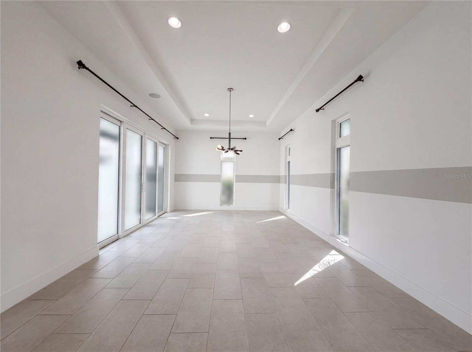 Image 16 of 42 For 5911 Redbay Boulevard