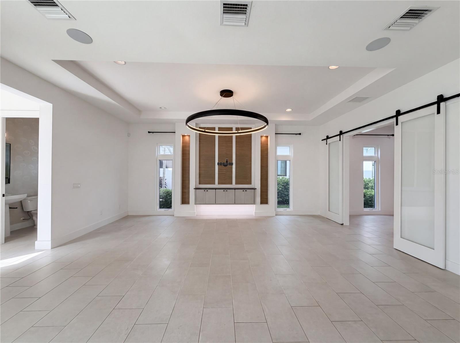 Image 24 of 42 For 5911 Redbay Boulevard