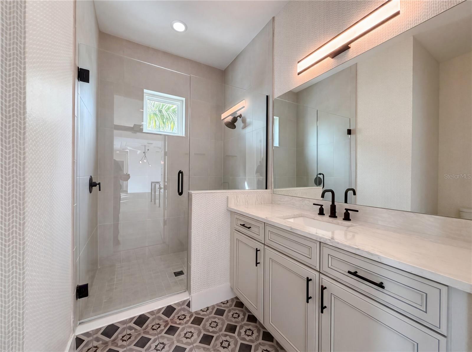 Image 34 of 42 For 5911 Redbay Boulevard