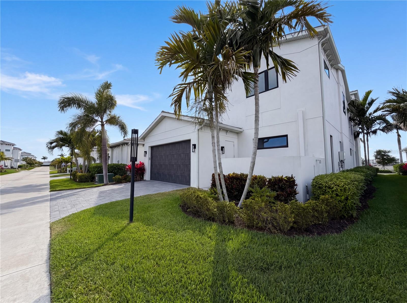 Image 40 of 42 For 5911 Redbay Boulevard