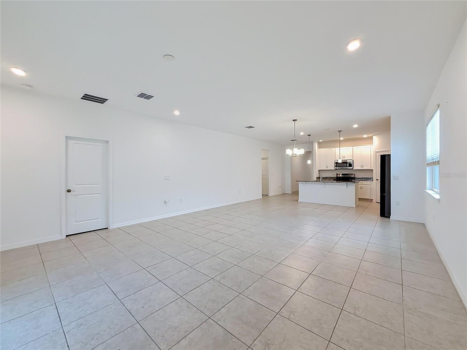 Image 11 of 43 For 418 Quayside Avenue