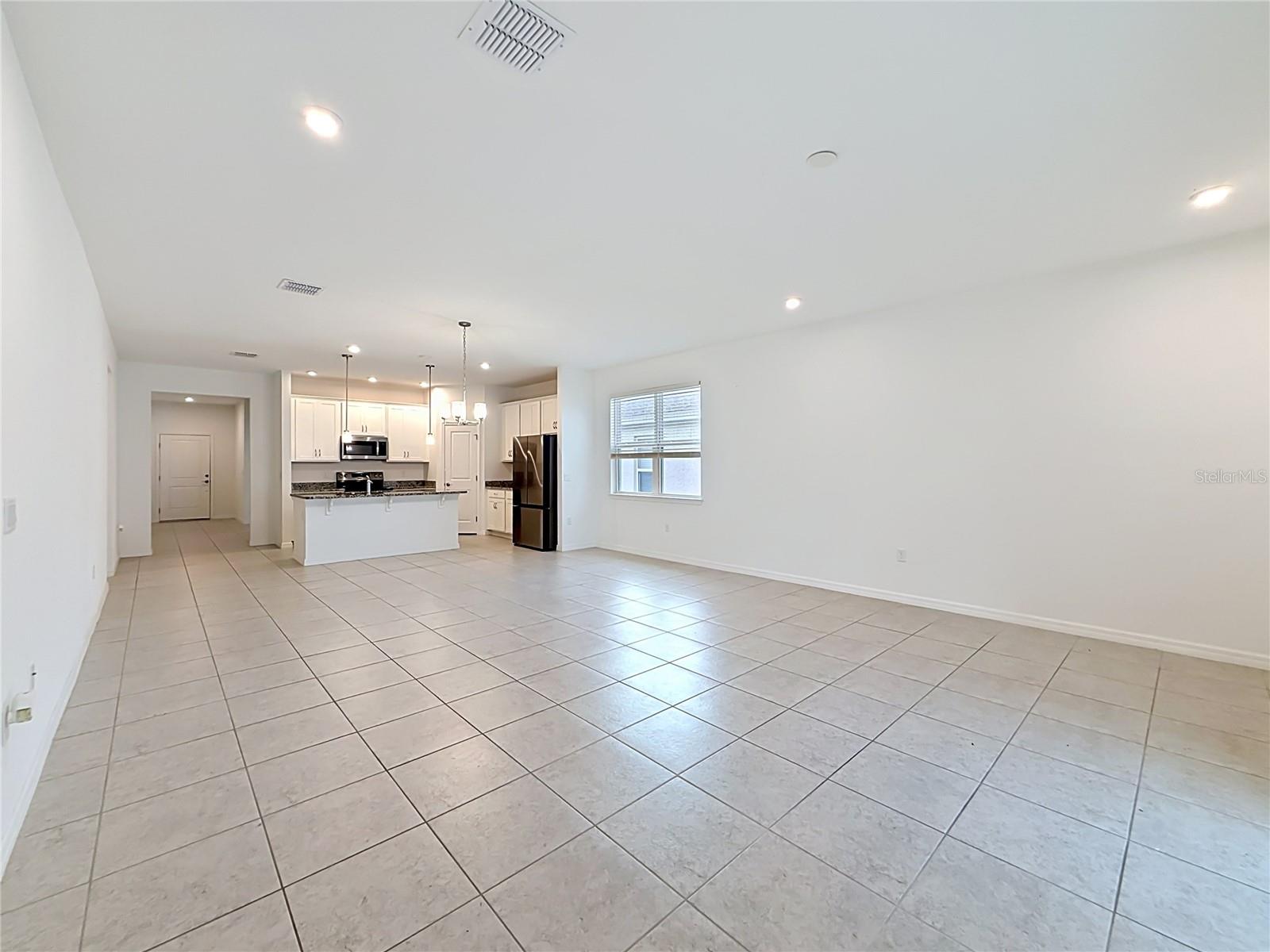 Image 3 of 43 For 418 Quayside Avenue