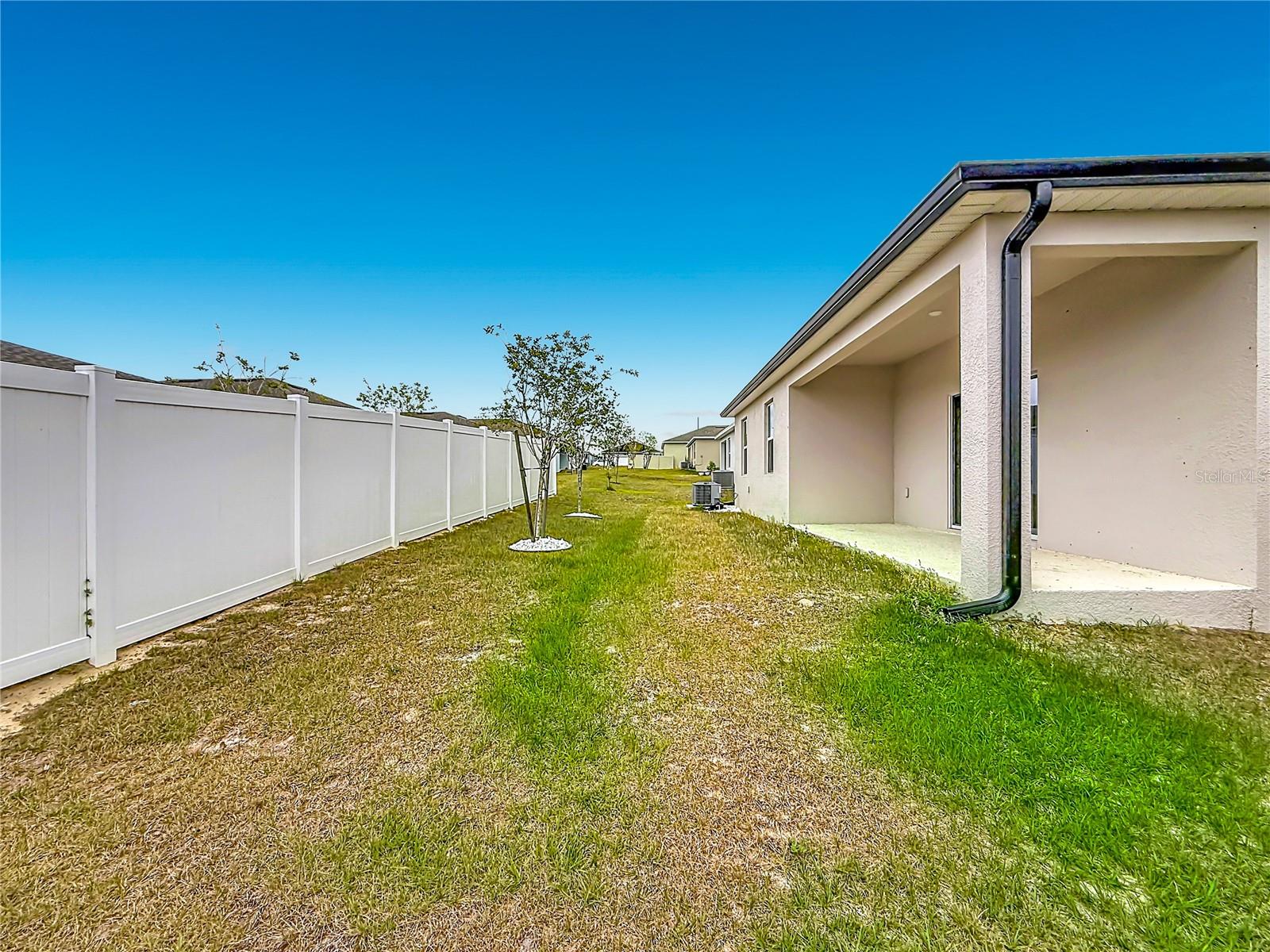 Image 36 of 43 For 418 Quayside Avenue