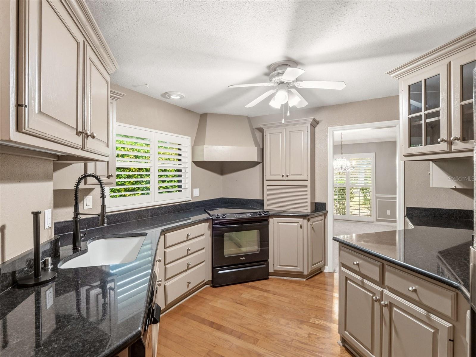 Image 25 of 66 For 1214 Sweetbriar Road