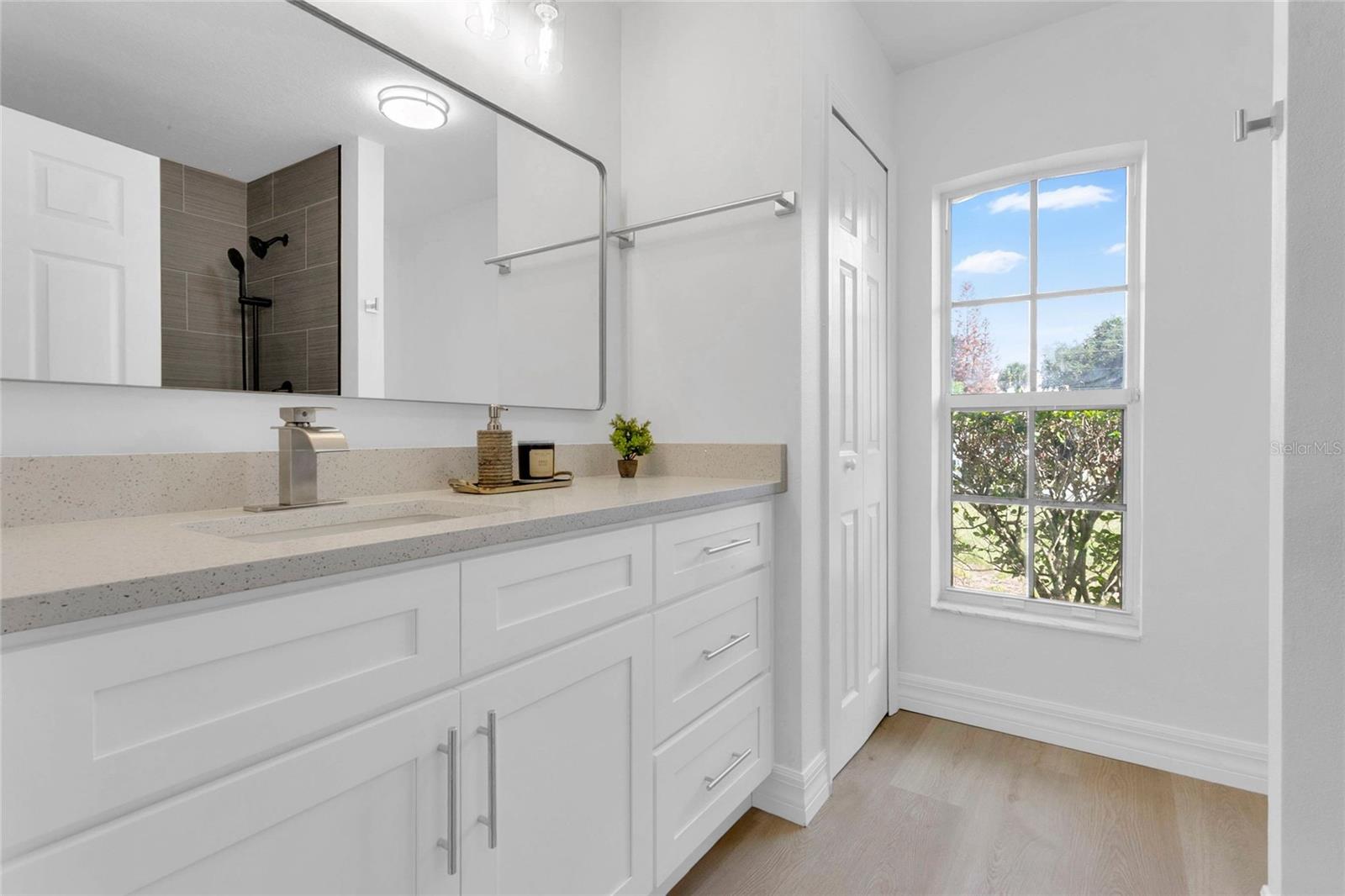 Image 18 of 35 For 5145 Everett Street