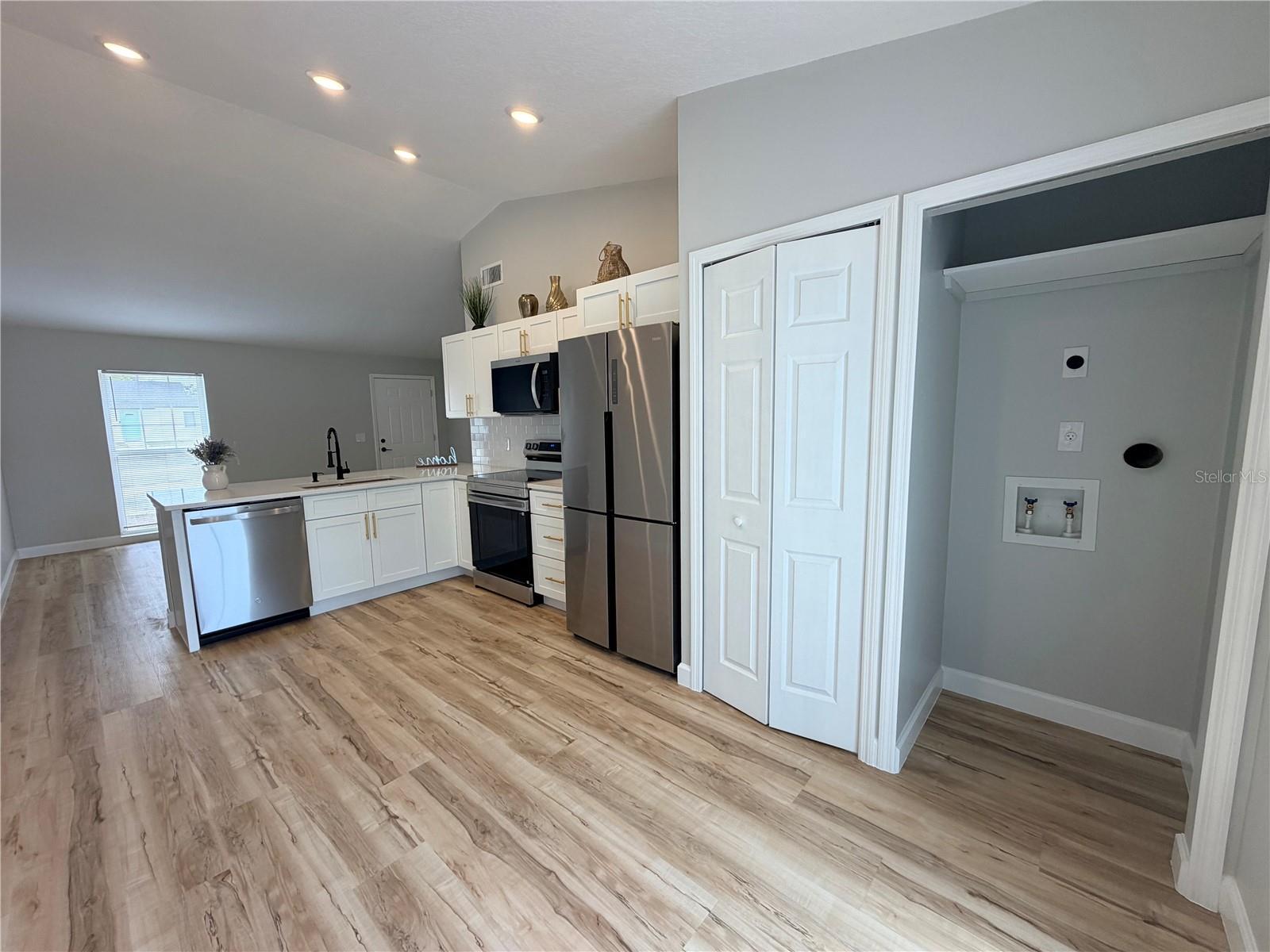Image 11 of 18 For 2733 Adela Avenue