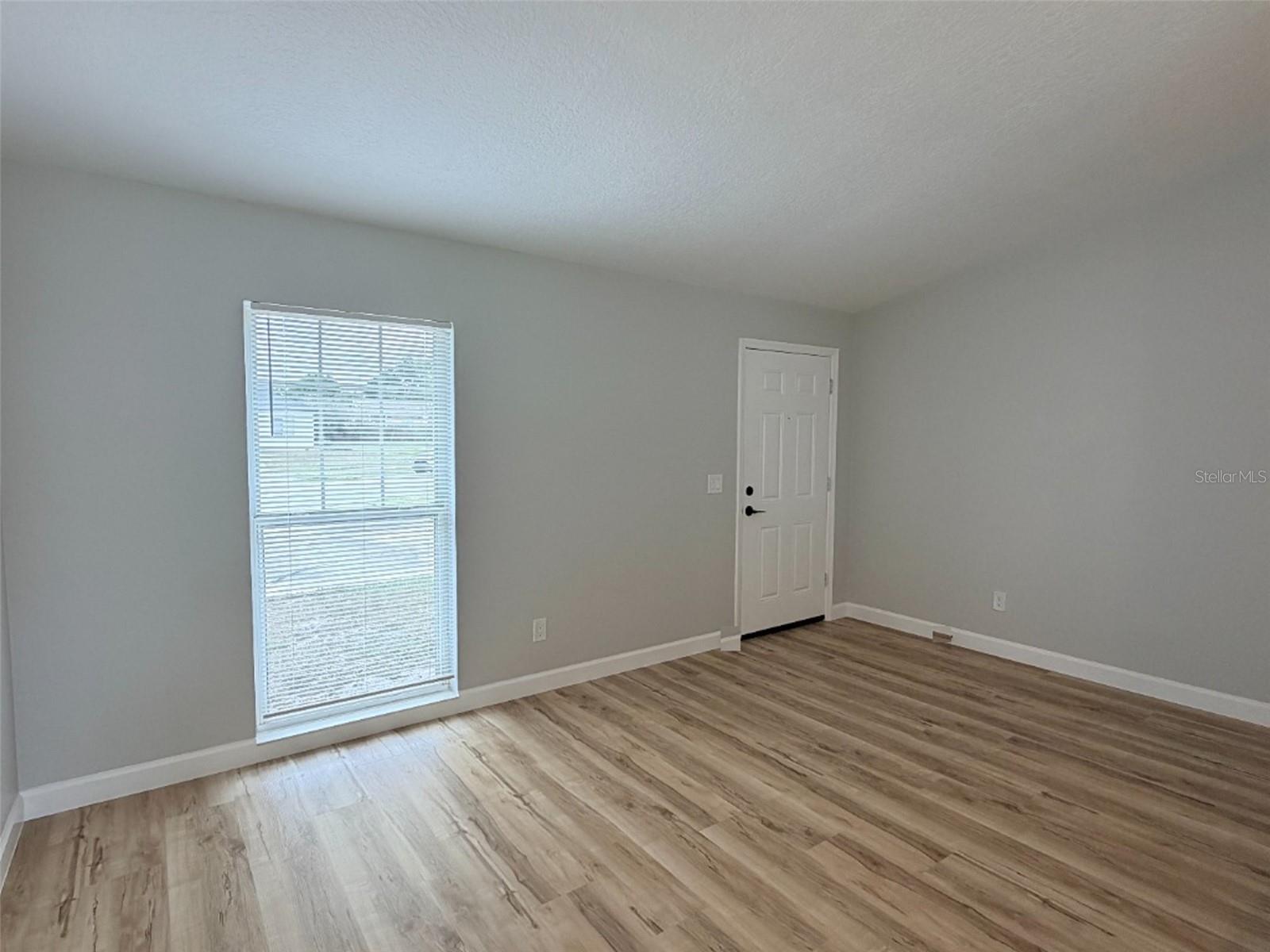 Image 4 of 18 For 2733 Adela Avenue