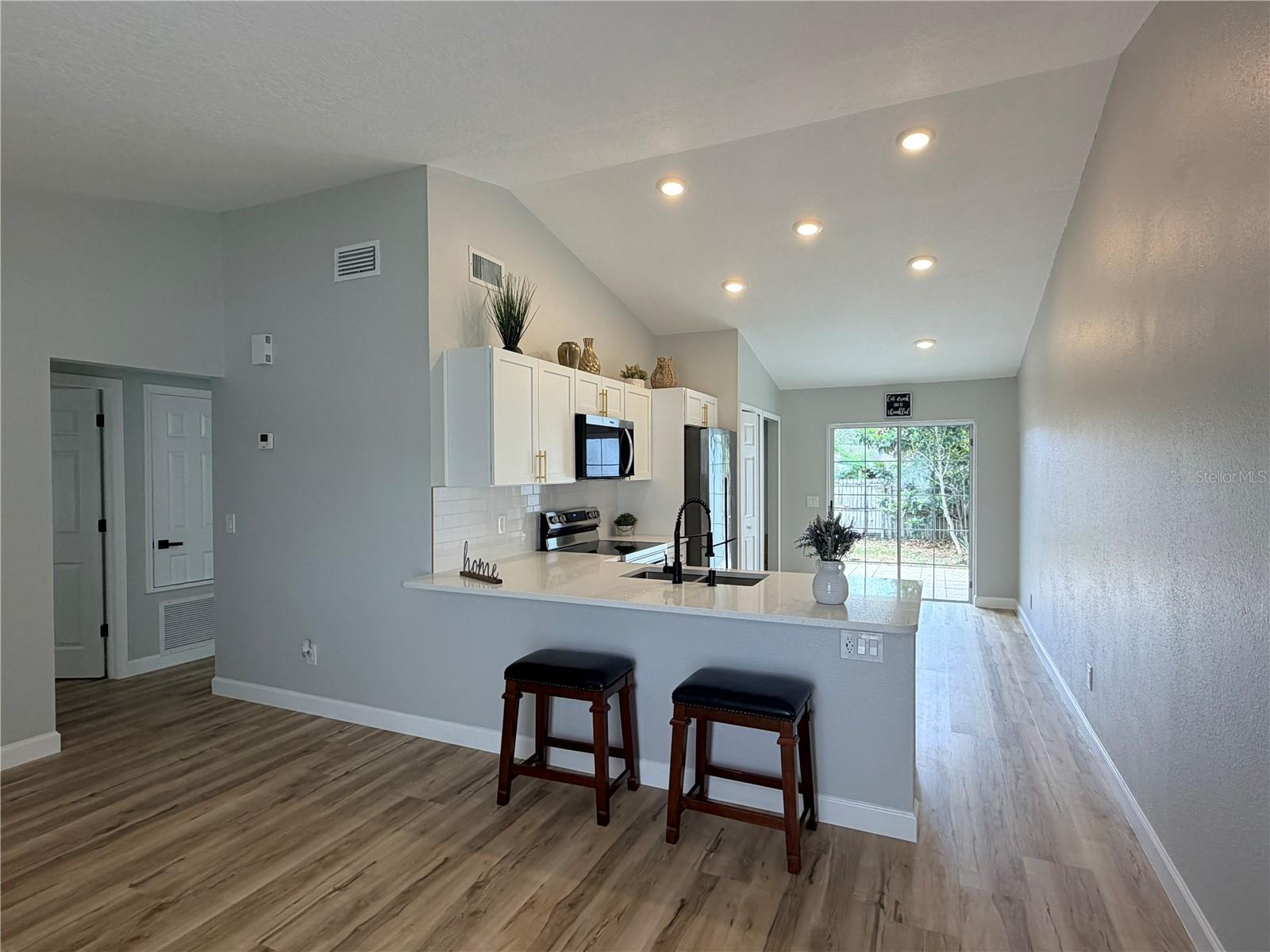 Image 6 of 18 For 2733 Adela Avenue