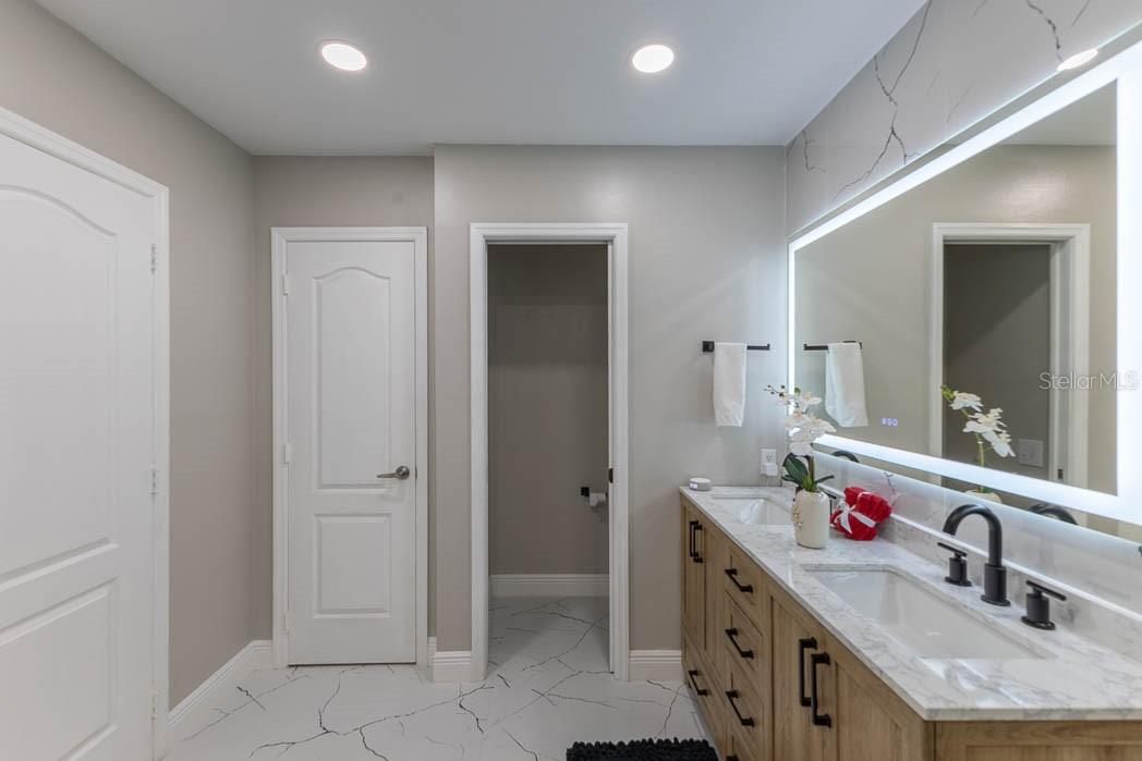 Image 21 of 55 For 3432 Idlegrove Court