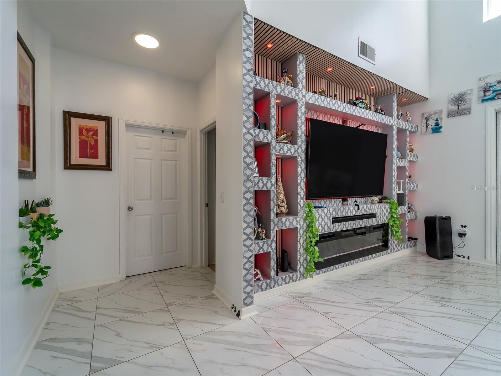 Image 16 of 58 For 5306 Coral Vine Lane