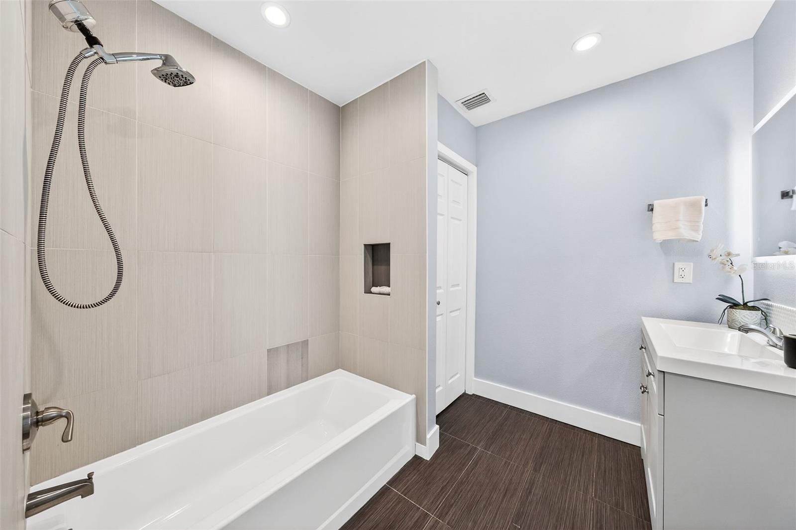 Image 14 of 30 For 1114 Delridge Avenue