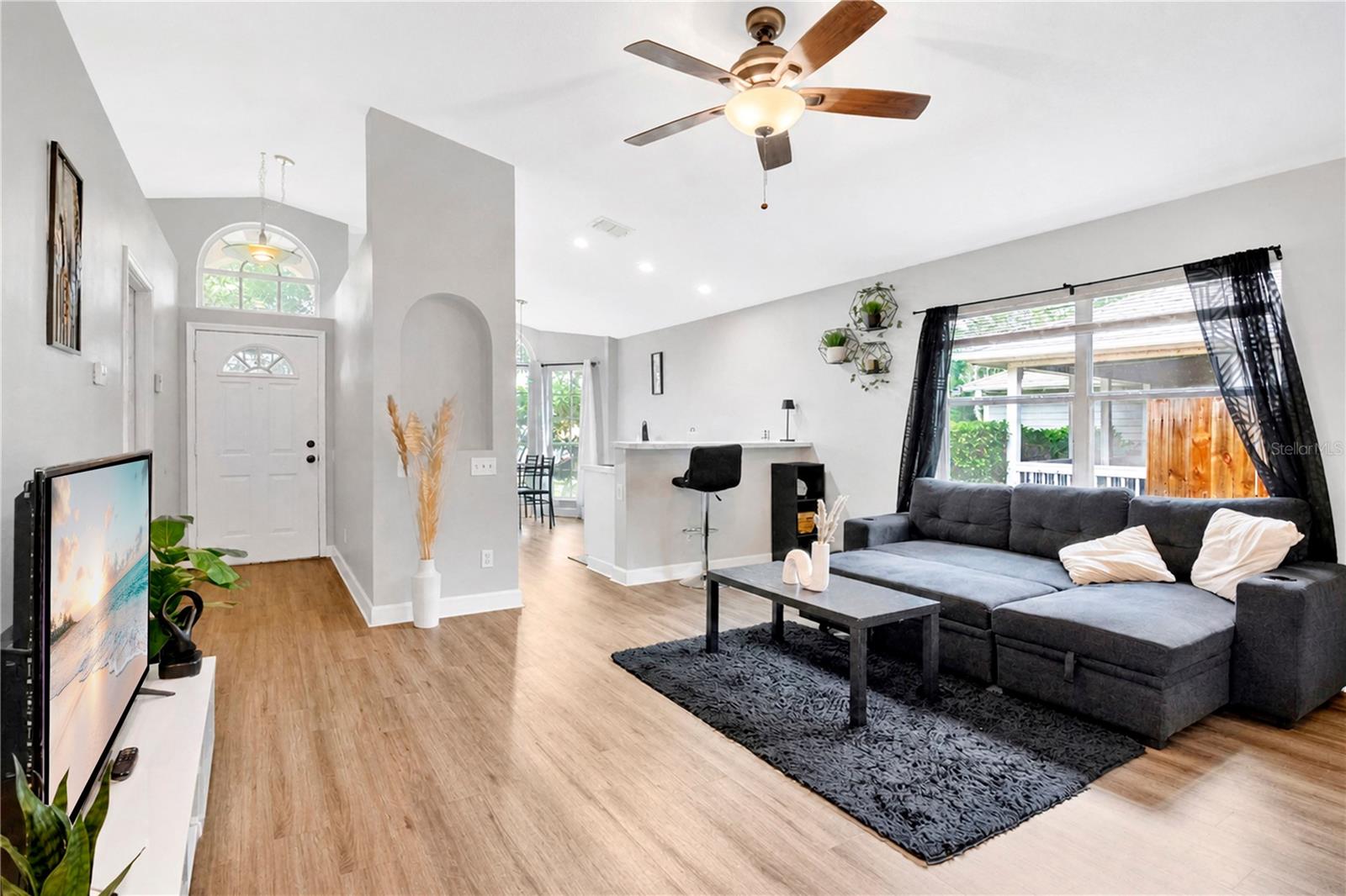Image 6 of 38 For 2413 Radnor Avenue