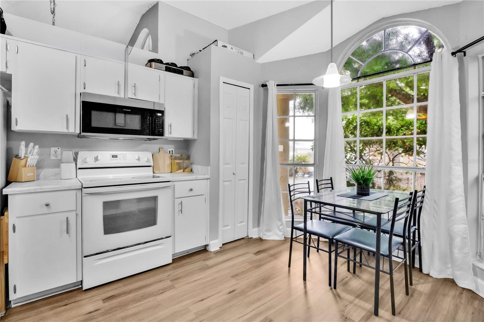 Image 8 of 38 For 2413 Radnor Avenue