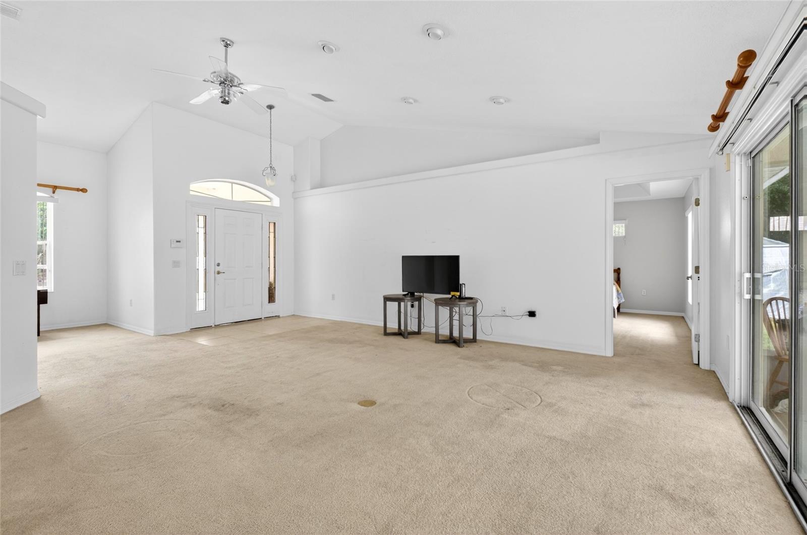 Listing photo id 13 for 123 Camino Lane