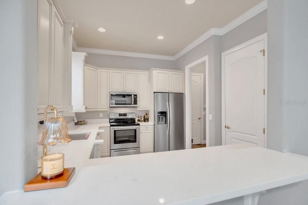 Image 9 of 24 For 11 Forest Avenue 3