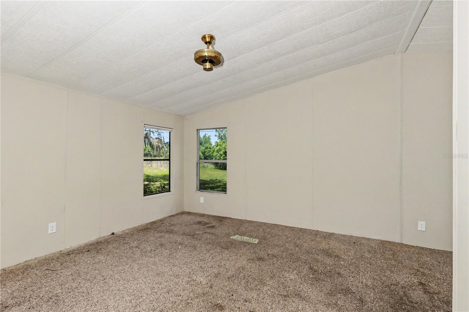 Image 14 of 40 For 18007 90th Street