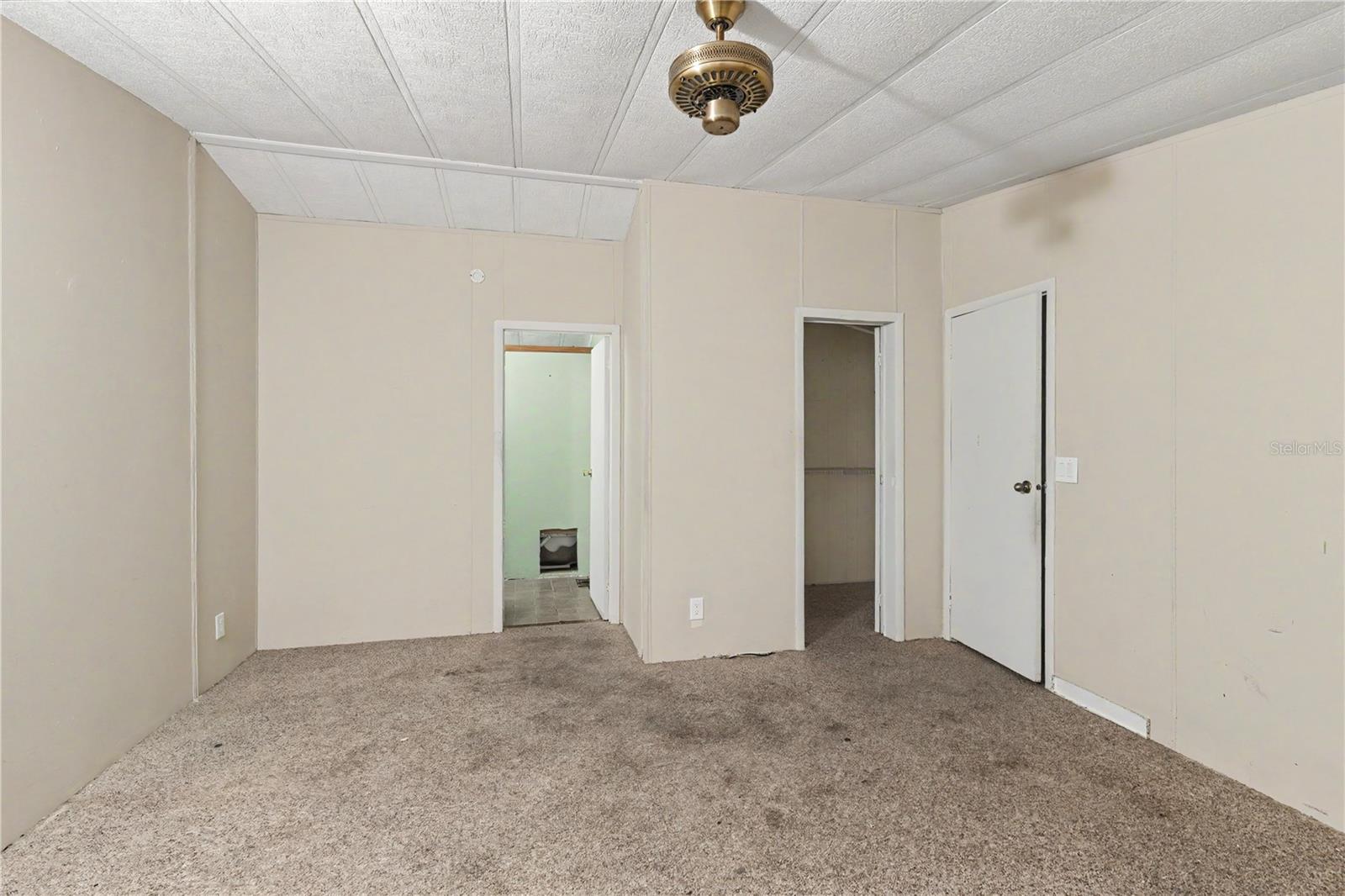 Image 17 of 40 For 18007 90th Street