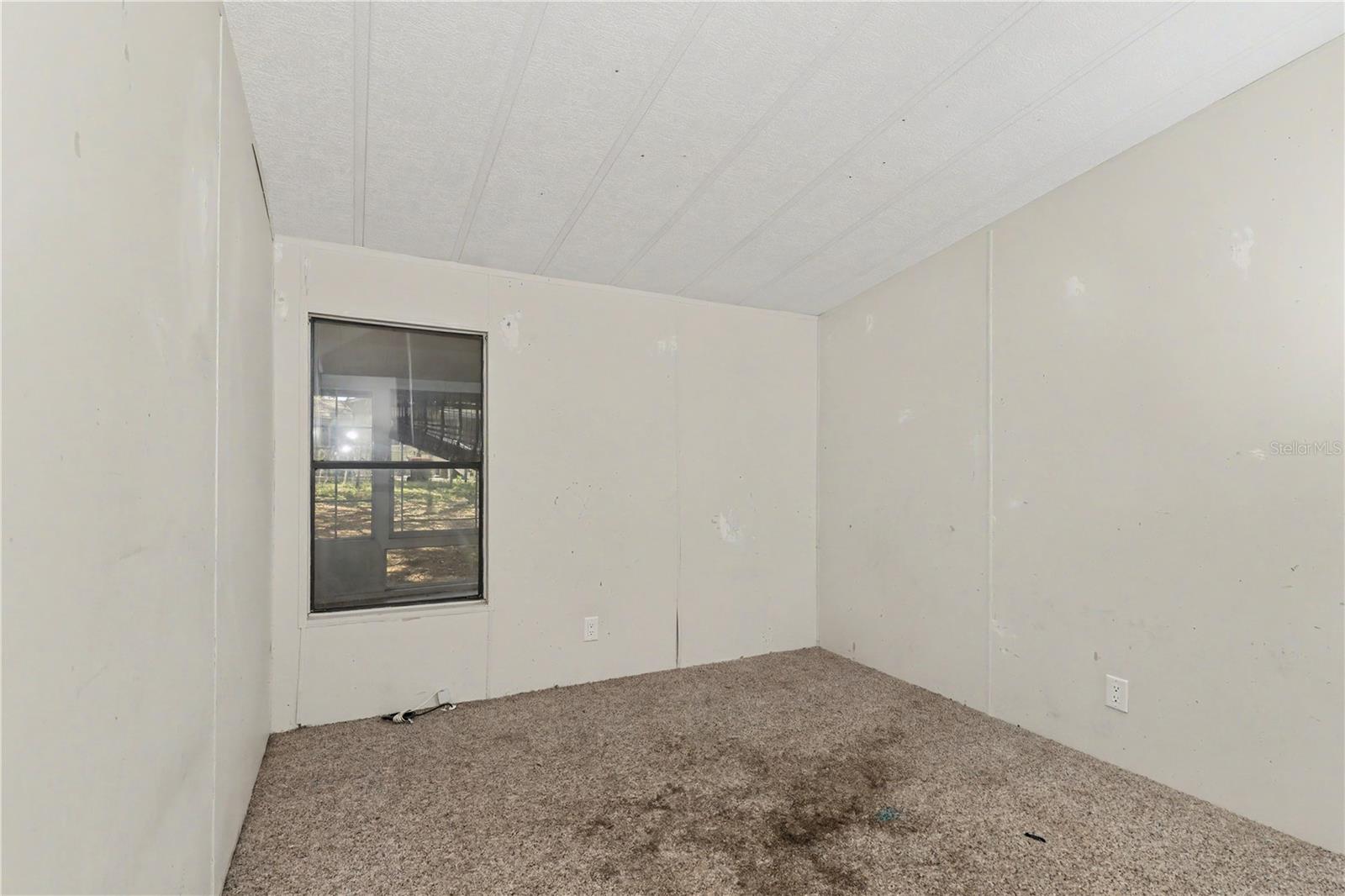 Image 19 of 40 For 18007 90th Street