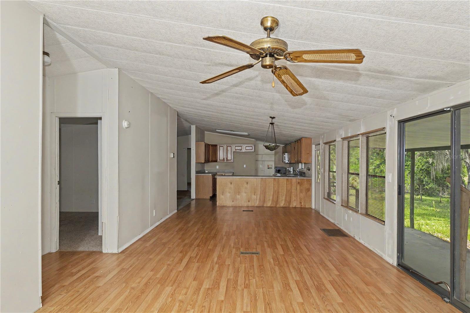 Image 4 of 40 For 18007 90th Street