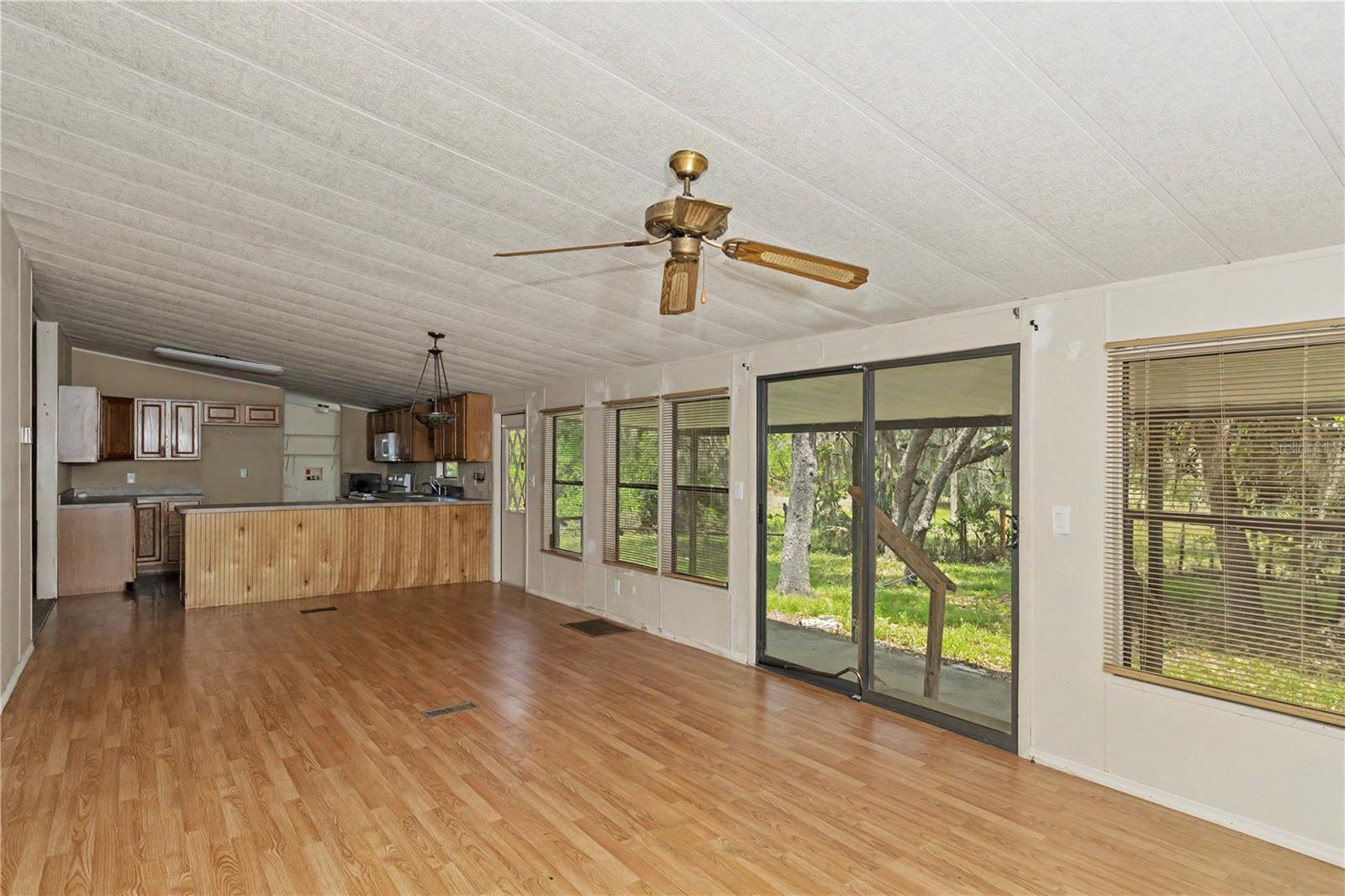 Image 7 of 40 For 18007 90th Street