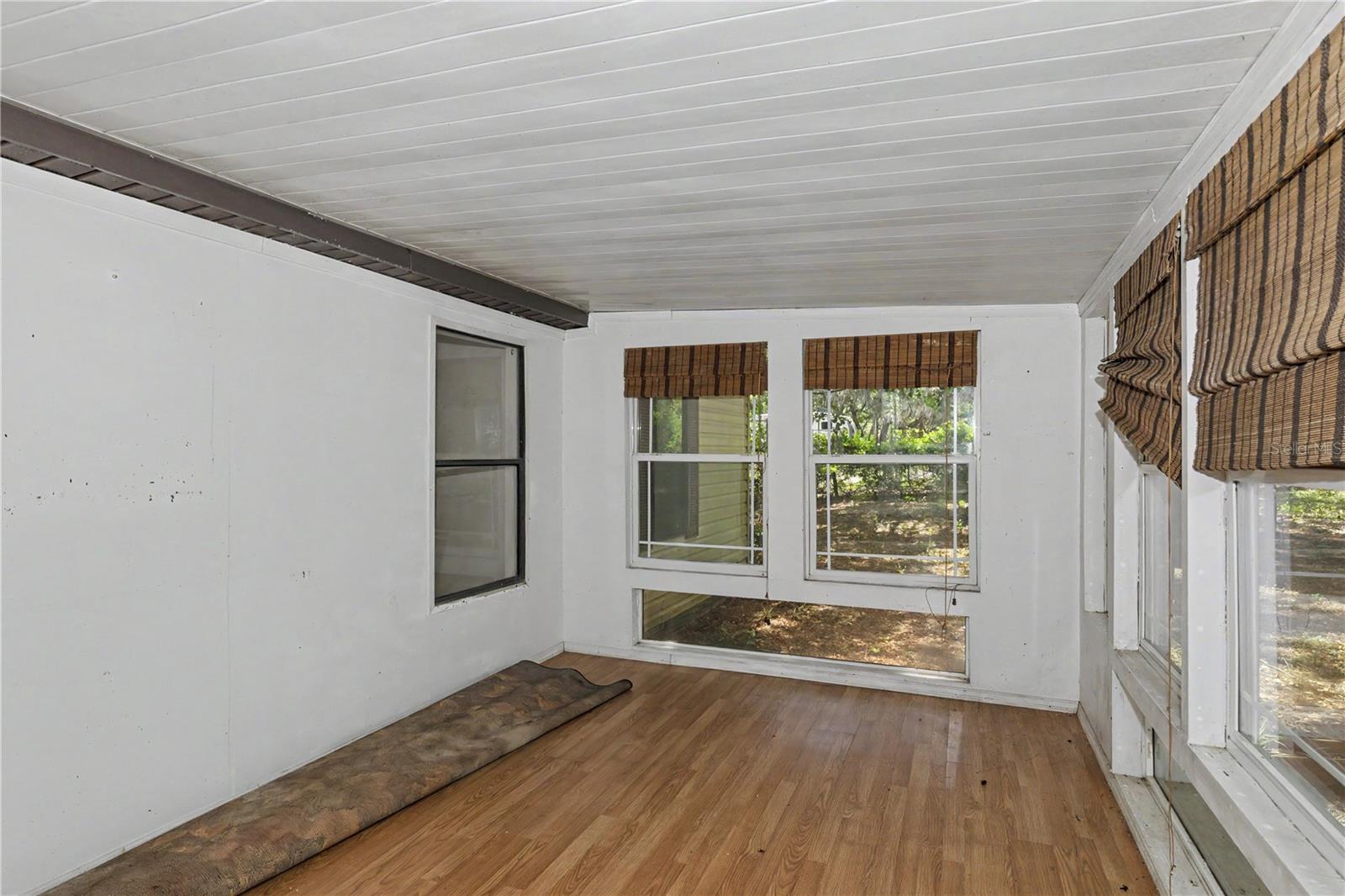 Image 8 of 40 For 18007 90th Street