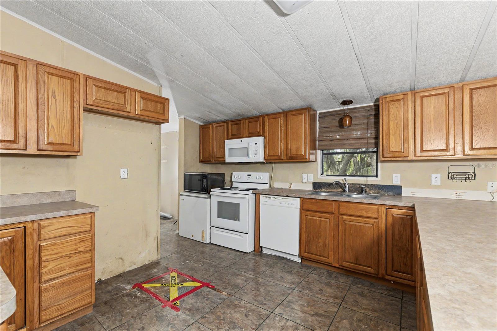 Image 9 of 40 For 18007 90th Street