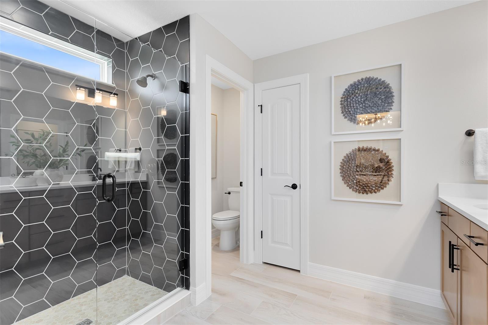Image 33 of 39 For 403 Winter Grove Boulevard