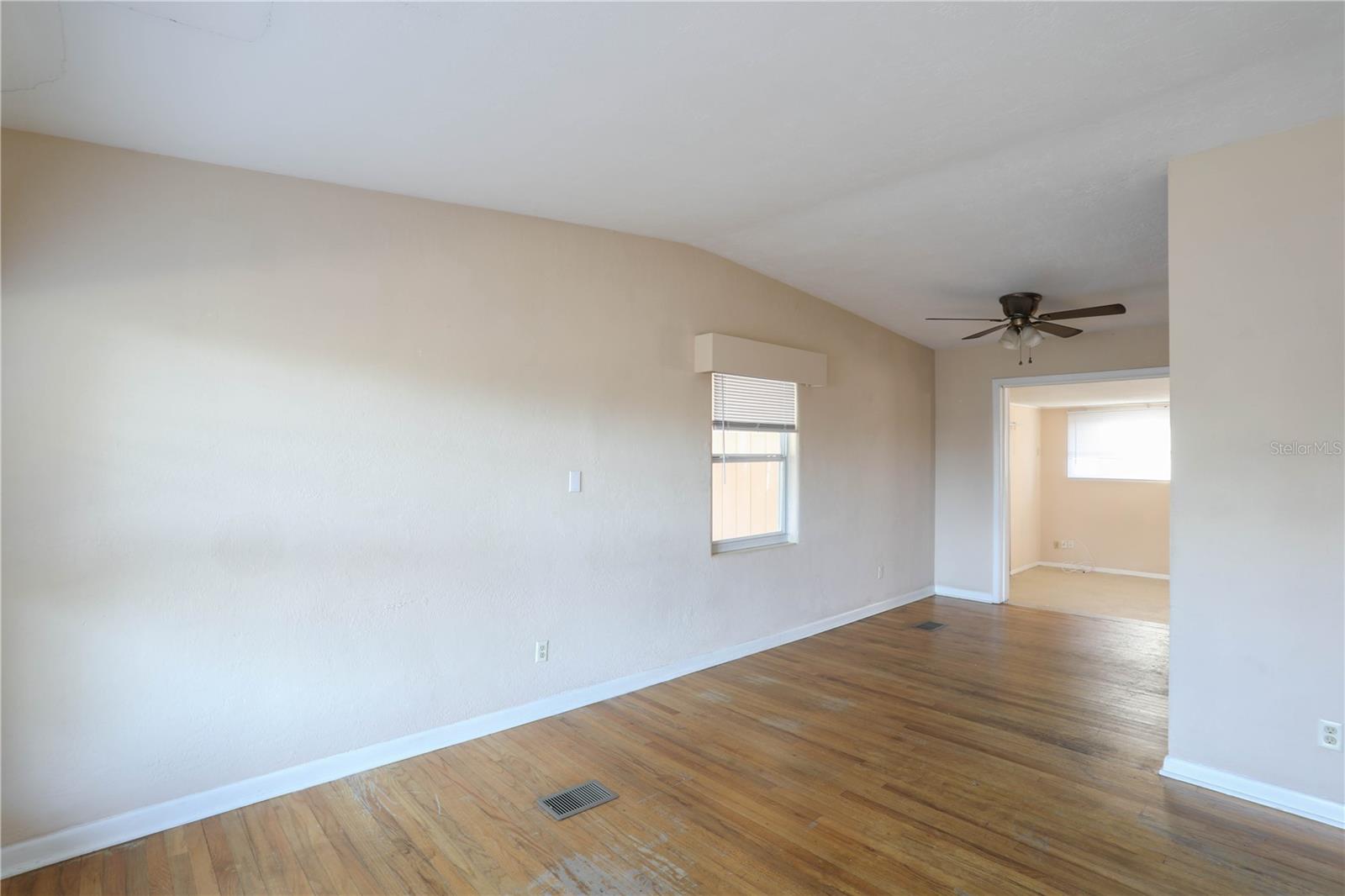 Image 4 of 23 For 1704 Edmundshire Road