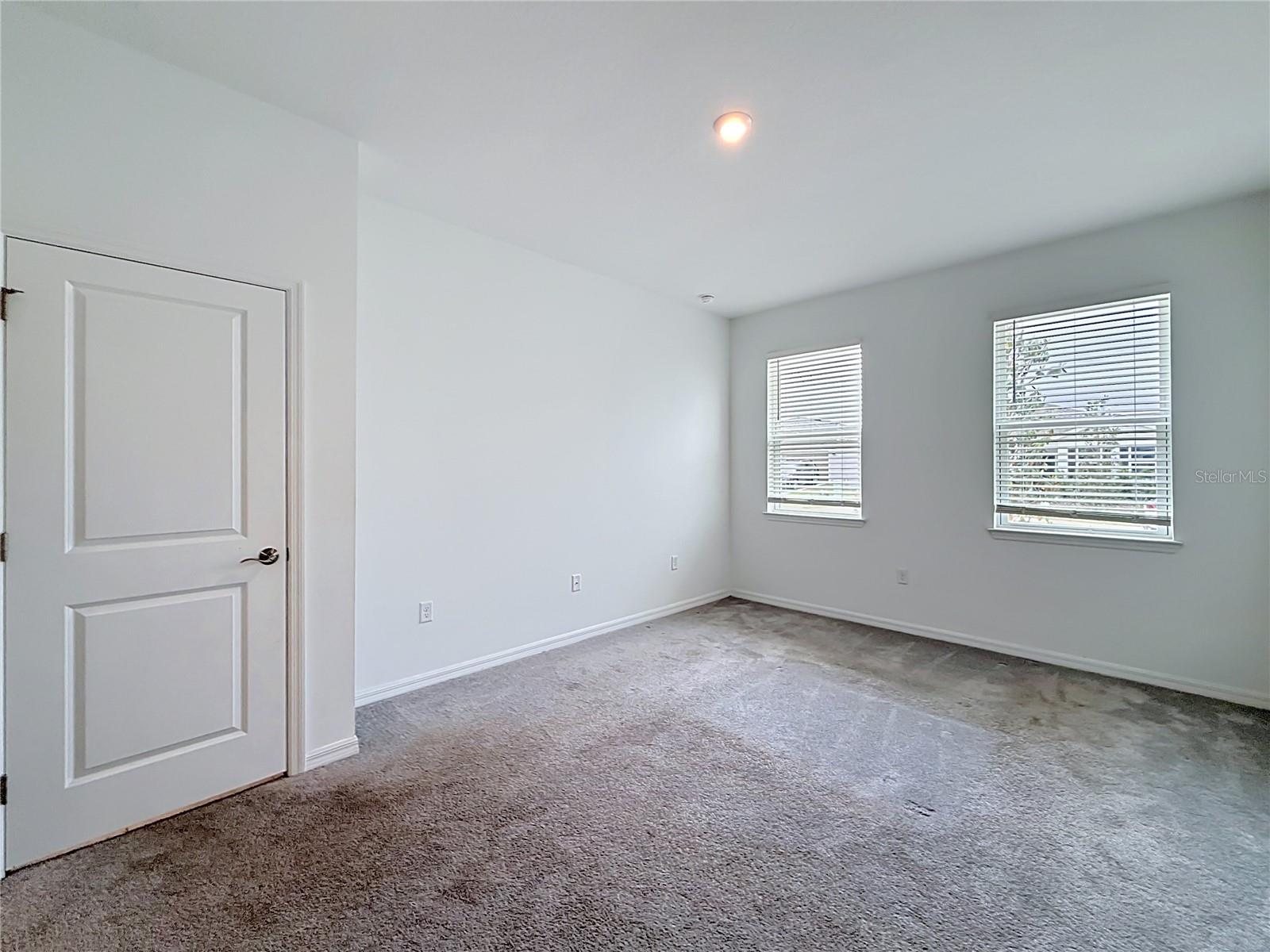 Image 19 of 44 For 418 Quayside Avenue