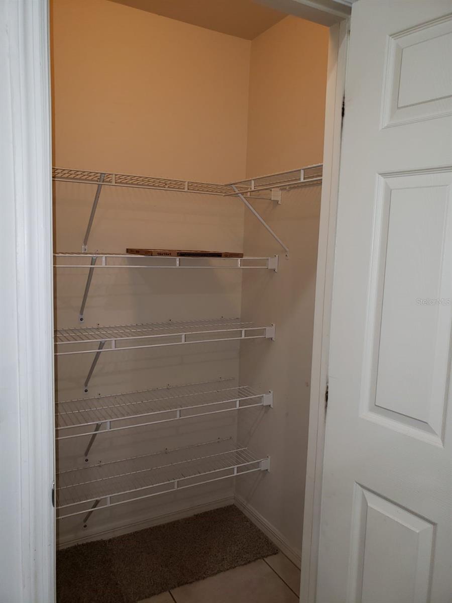 Image 6 of 11 For 2209-2211 Daniel Avenue N