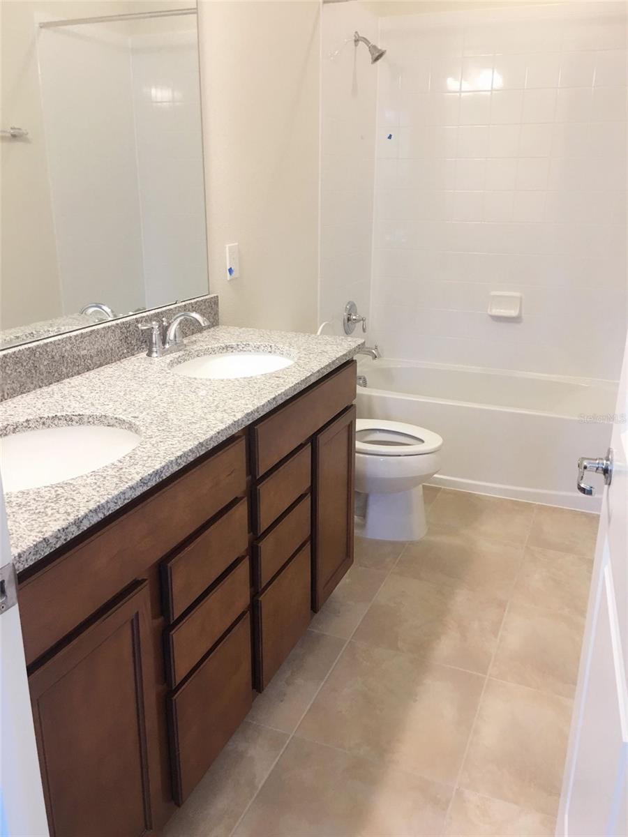 Image 13 of 19 For 11625 Meadow Grove Cir