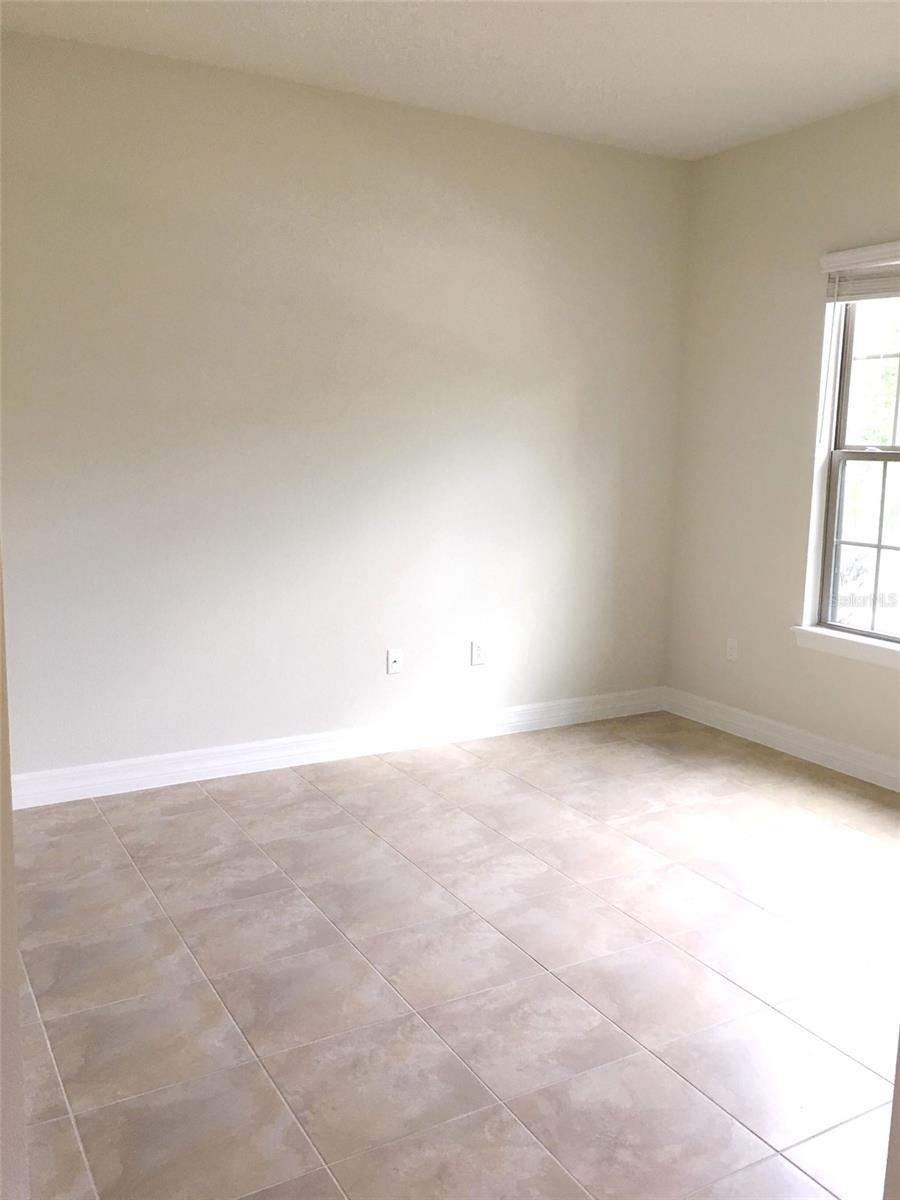 Image 14 of 19 For 11625 Meadow Grove Cir