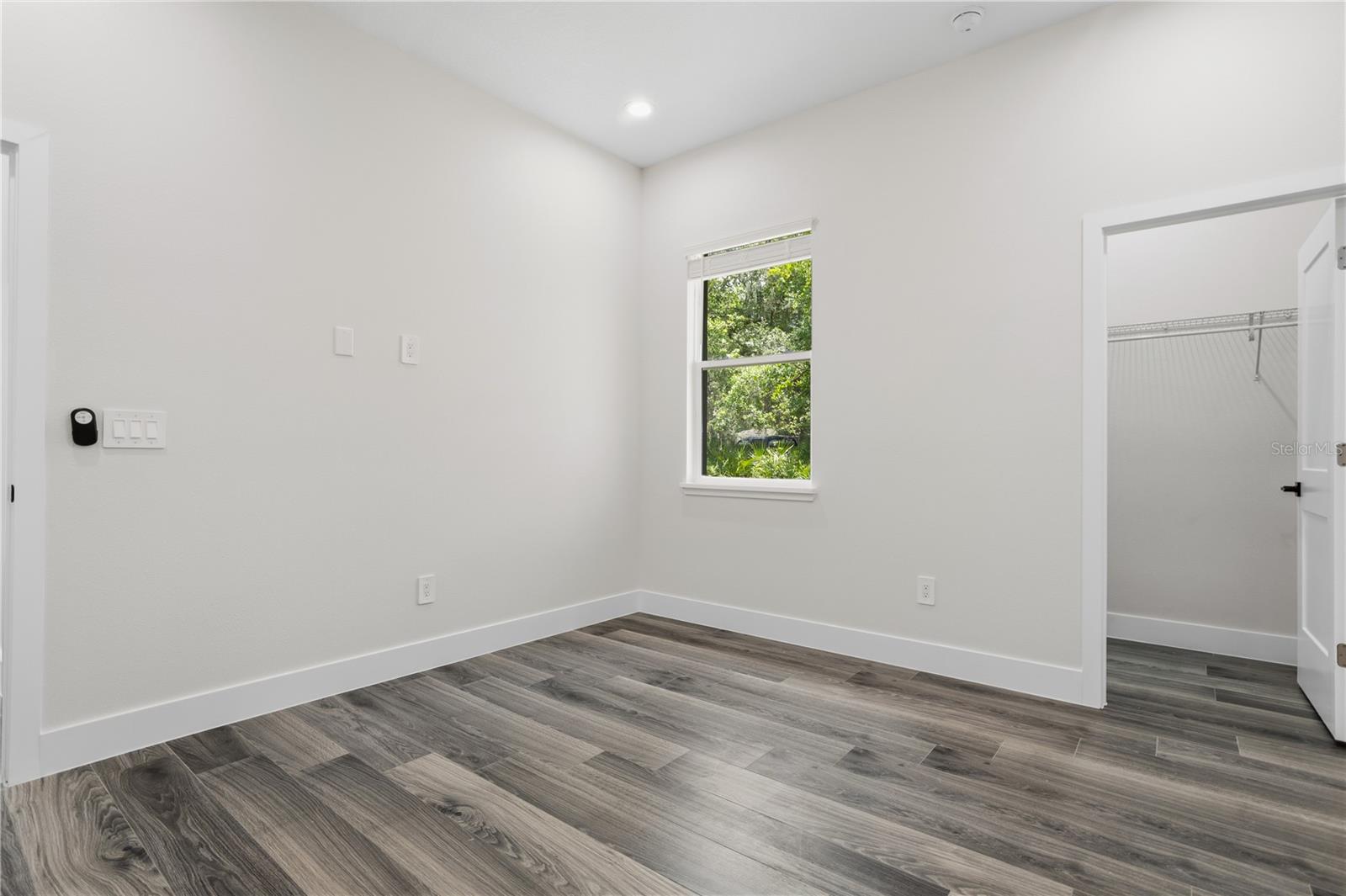 Image 21 of 53 For 30076 Apricot Avenue