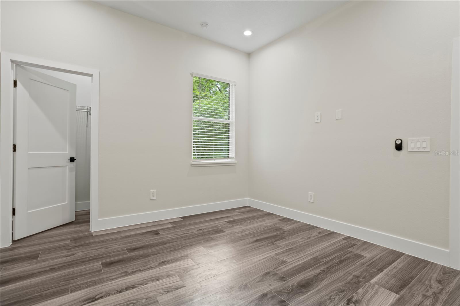 Image 44 of 53 For 30076 Apricot Avenue