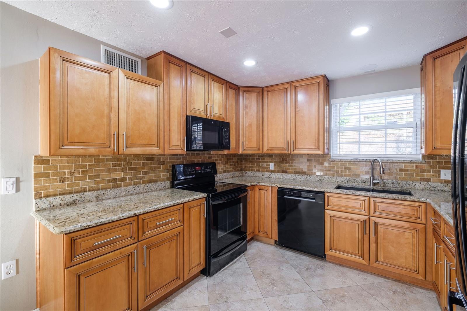 Image 3 of 28 For 4388 Lake Underhill Road 21c2