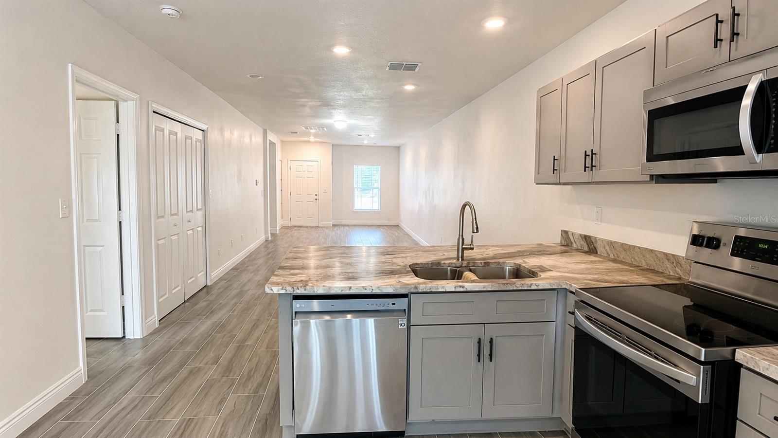 Image 10 of 28 For 309 Clermont Drive B
