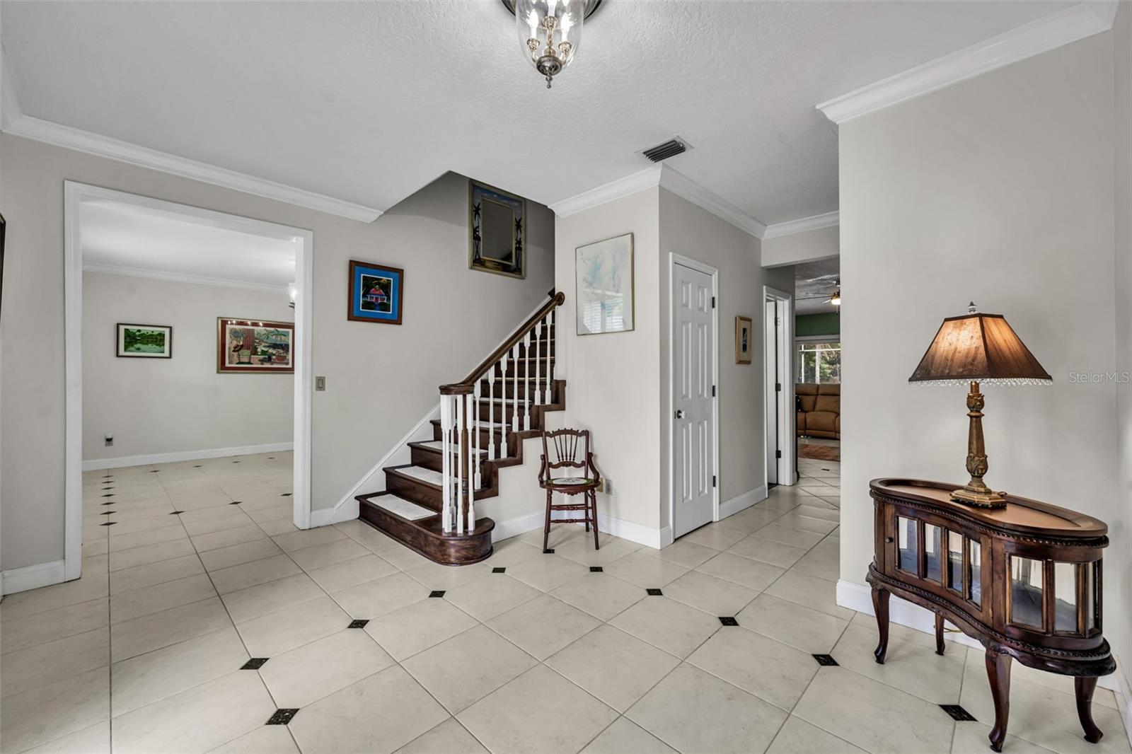 Image 5 of 57 For 1835 Seneca Boulevard