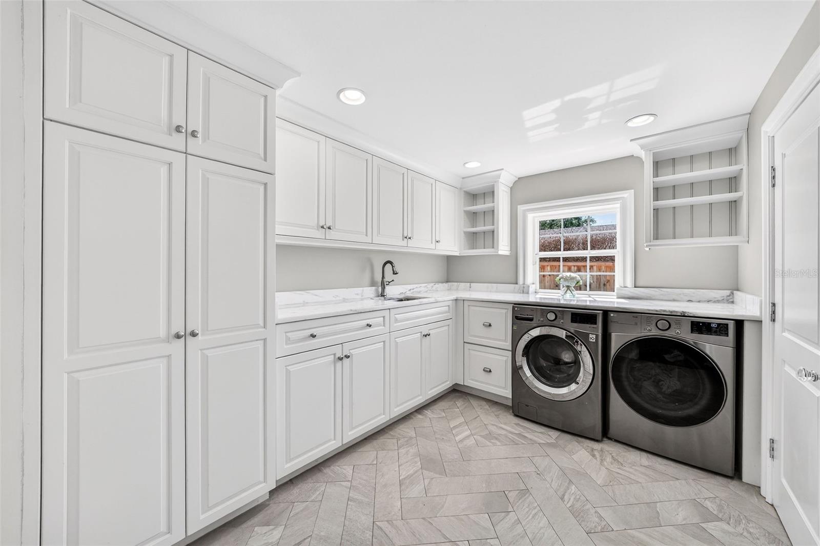 Image 36 of 58 For 670 Williams Drive