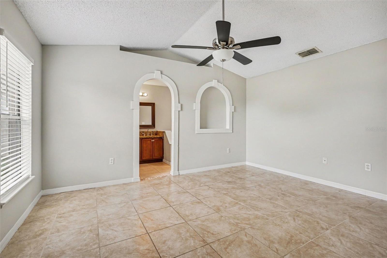 Image 10 of 17 For 821 Jarnac Drive