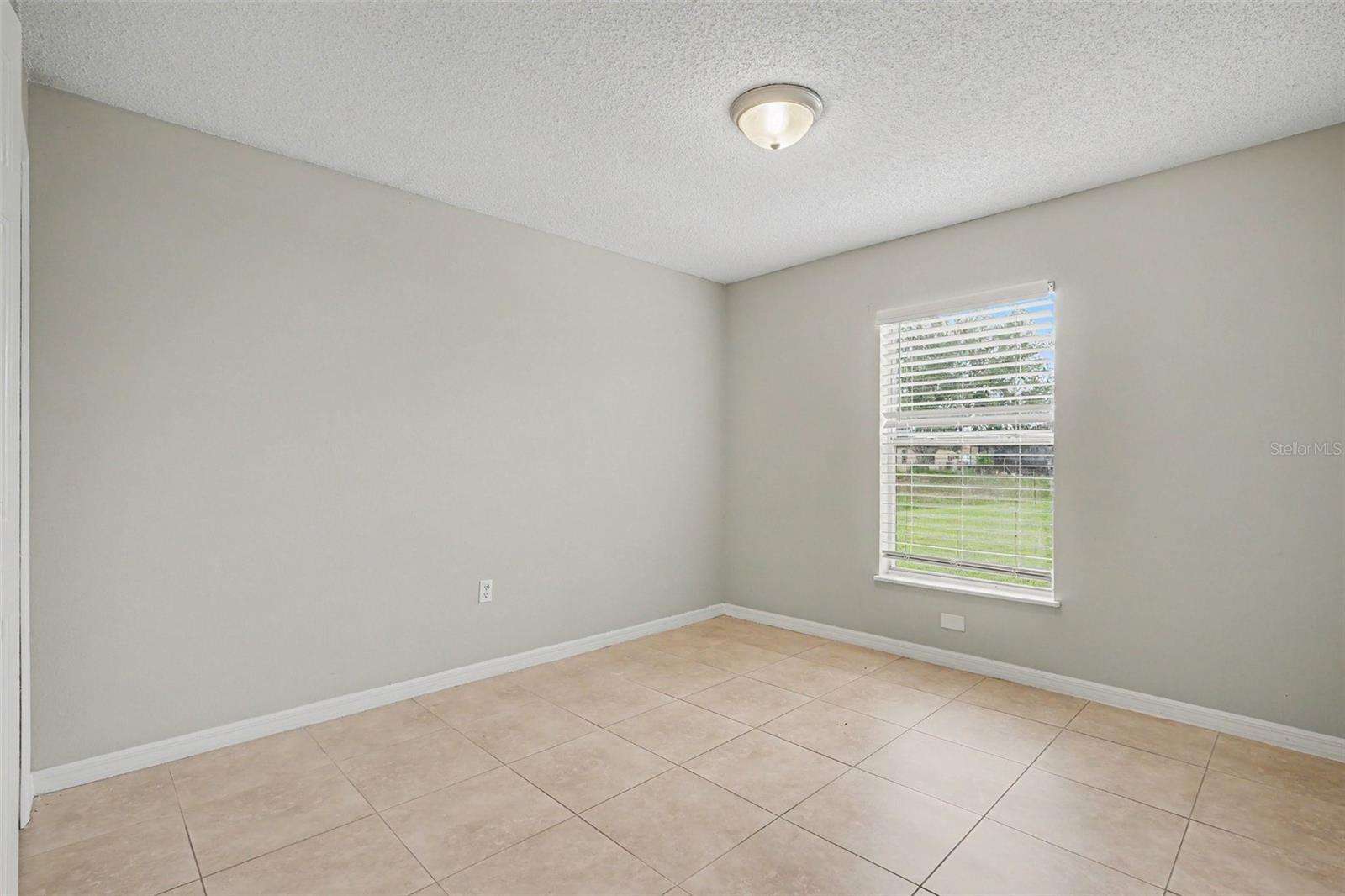 Image 14 of 17 For 821 Jarnac Drive